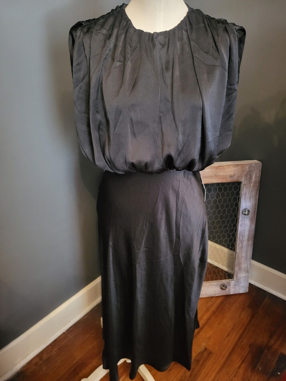 Astr Black Sleeveless Blouson Midi Dress